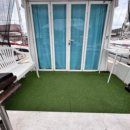 Wonderful Boat For Families And Friends Hotel Sant Adria de Besos Ngoại thất bức ảnh