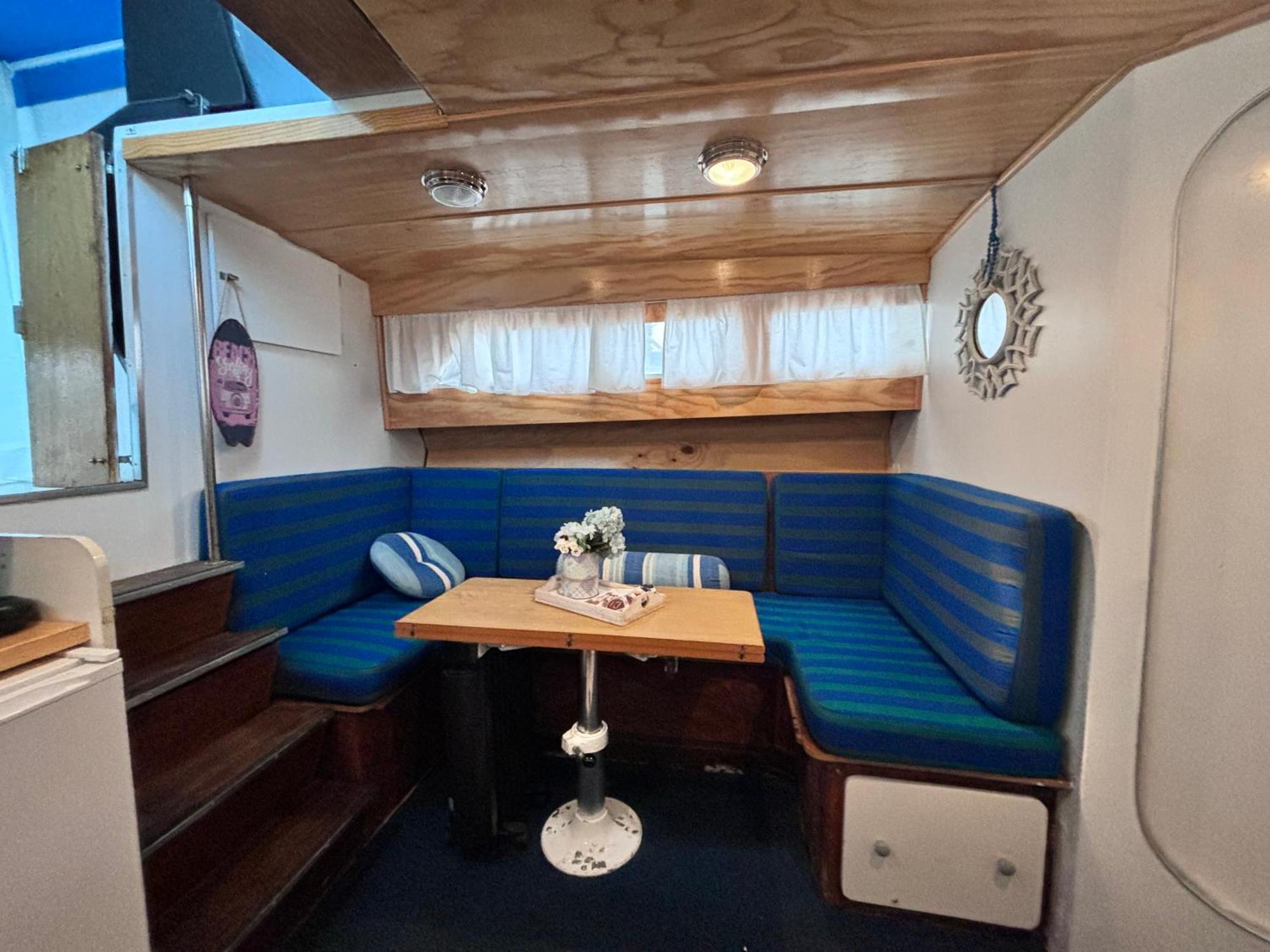 Wonderful Boat For Families And Friends Hotel Sant Adria de Besos Ngoại thất bức ảnh