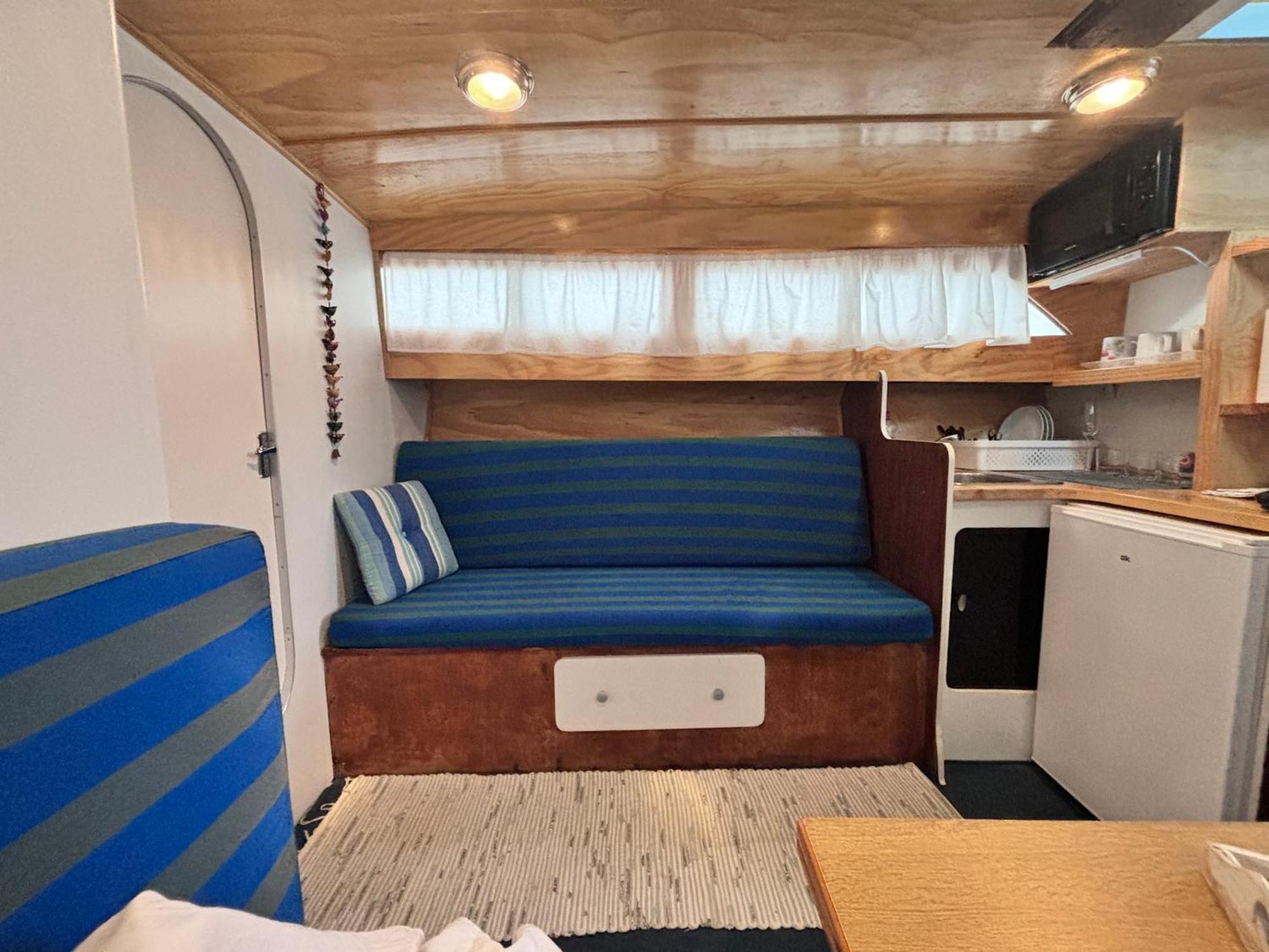 Wonderful Boat For Families And Friends Hotel Sant Adria de Besos Ngoại thất bức ảnh